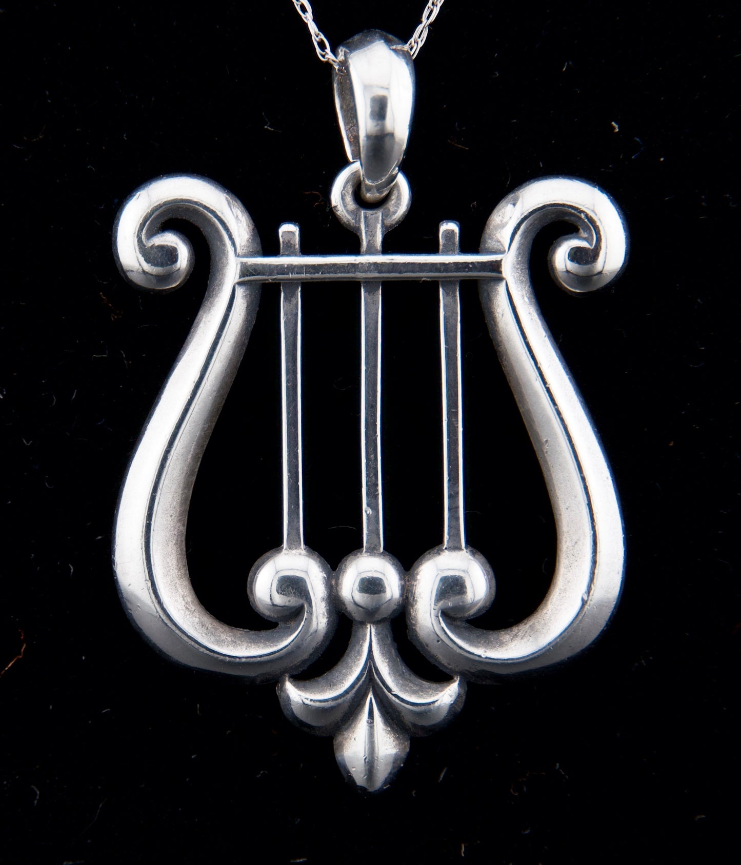 James Avery Retired Sterling Silver Lyre Harp Pendant
