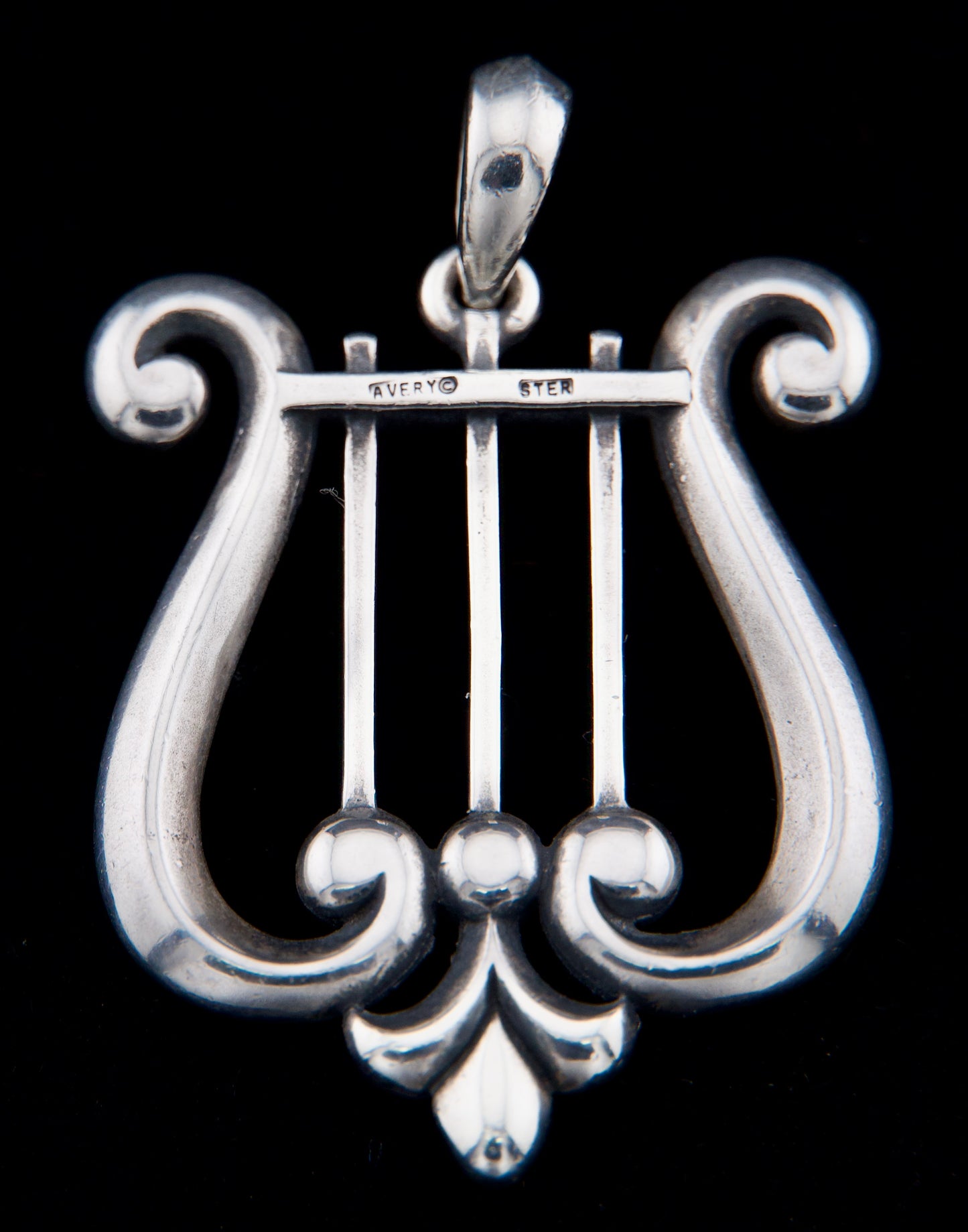 James Avery Retired Sterling Silver Lyre Harp Pendant
