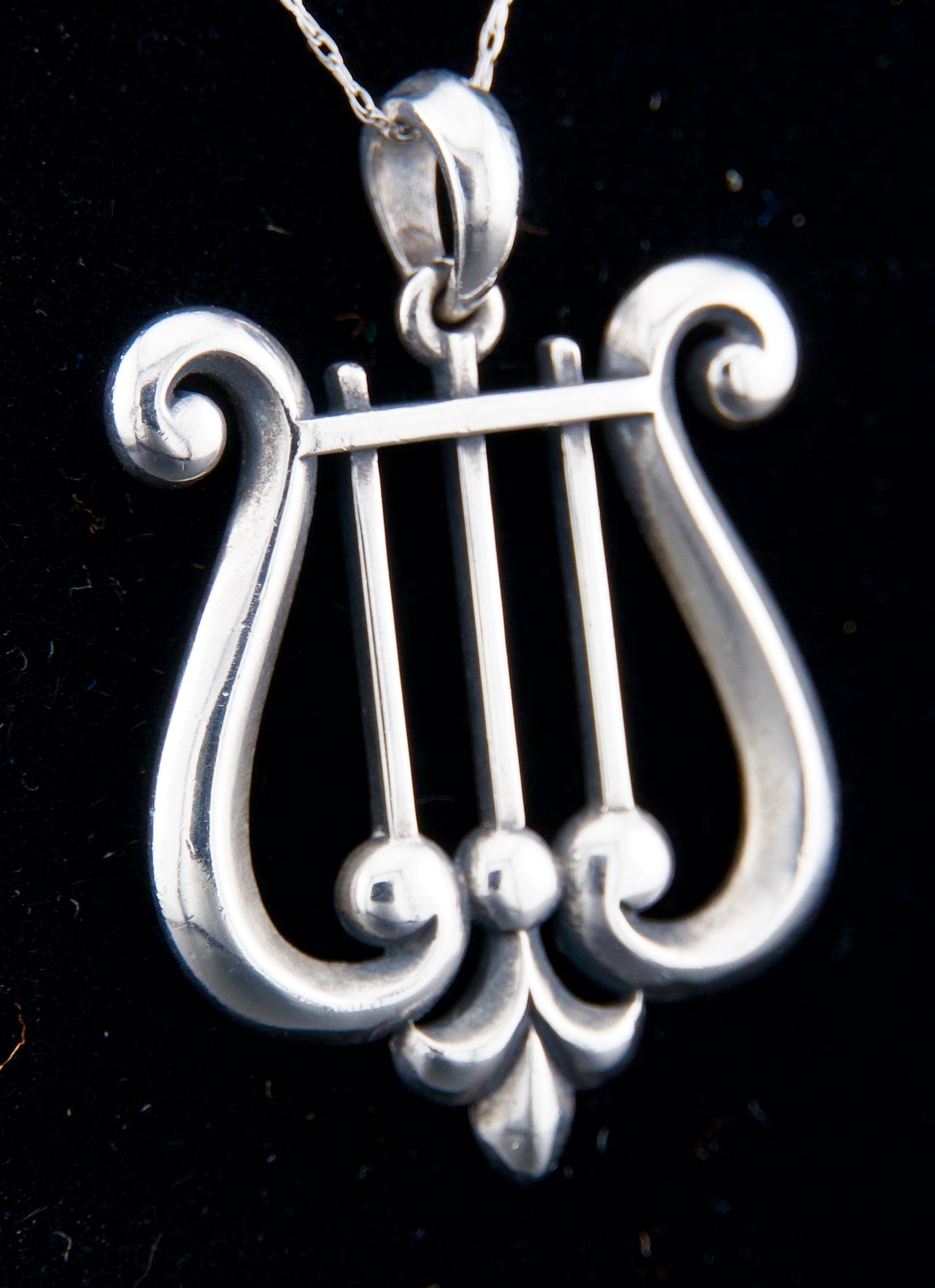 James Avery Retired Sterling Silver Lyre Harp Pendant