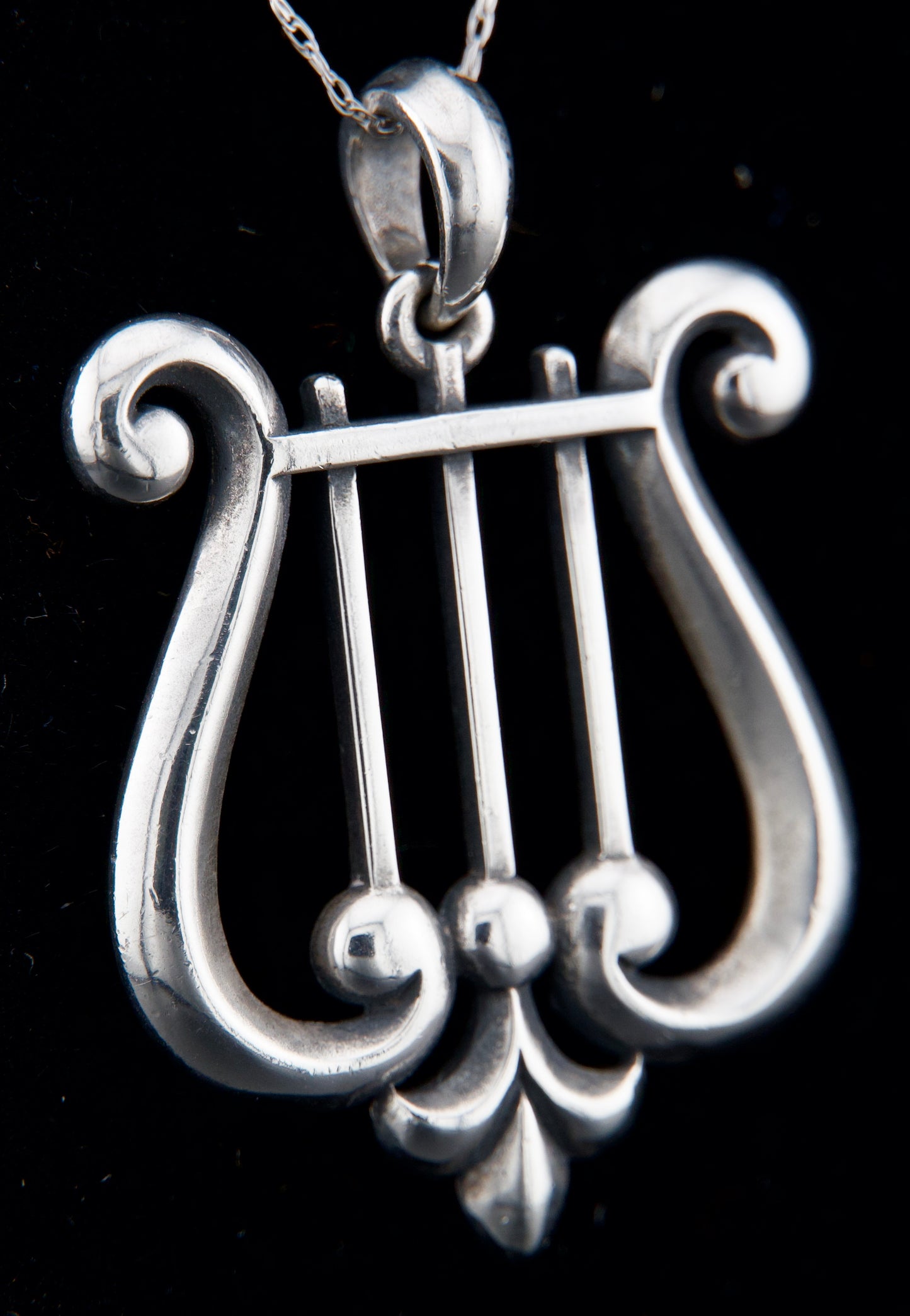 James Avery Retired Sterling Silver Lyre Harp Pendant