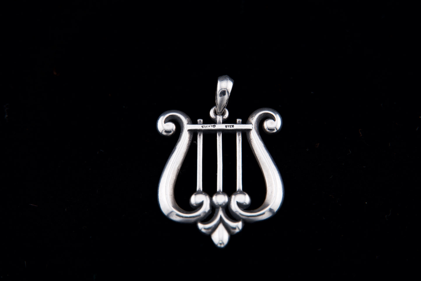 James Avery Retired Sterling Silver Lyre Harp Pendant