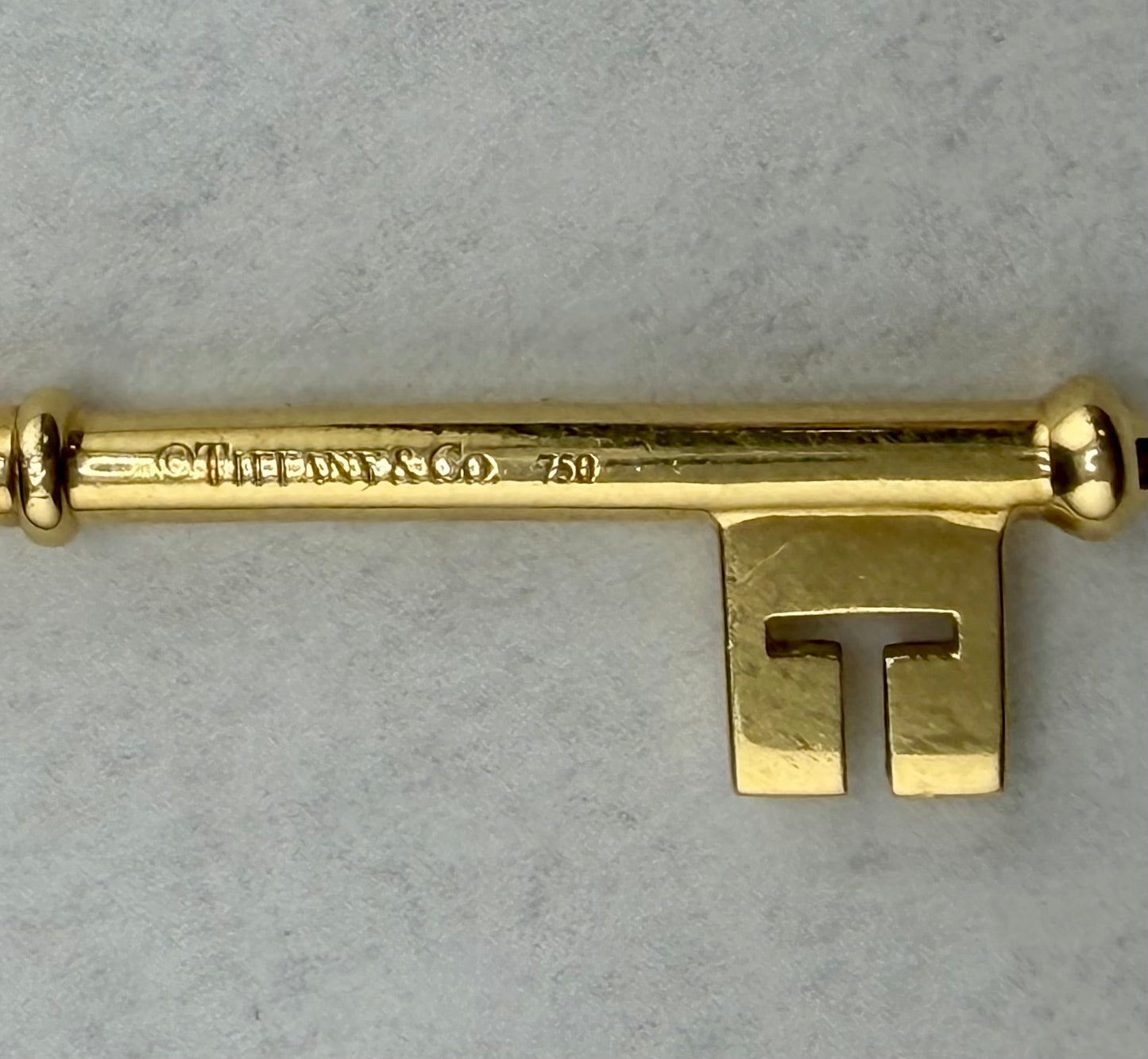 18k Tiffany & Co Yellow Gold Diamond Clover Key Pendant on 24" Oval Link Necklace 750