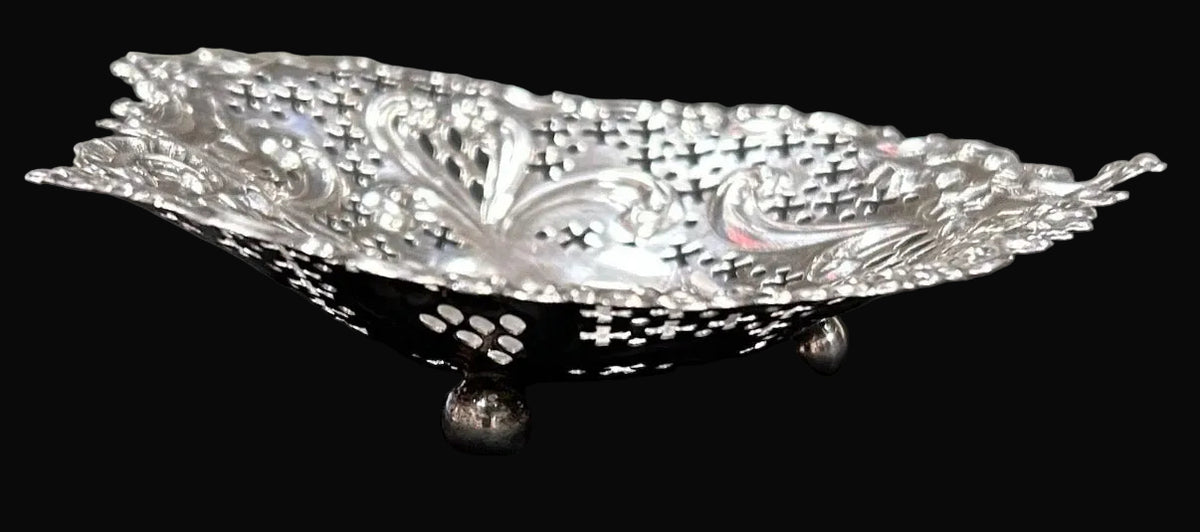 Gorham Sterling Silver Chantilly Heart Rococo Candy Dish 1883 1908 A4302 38.5g