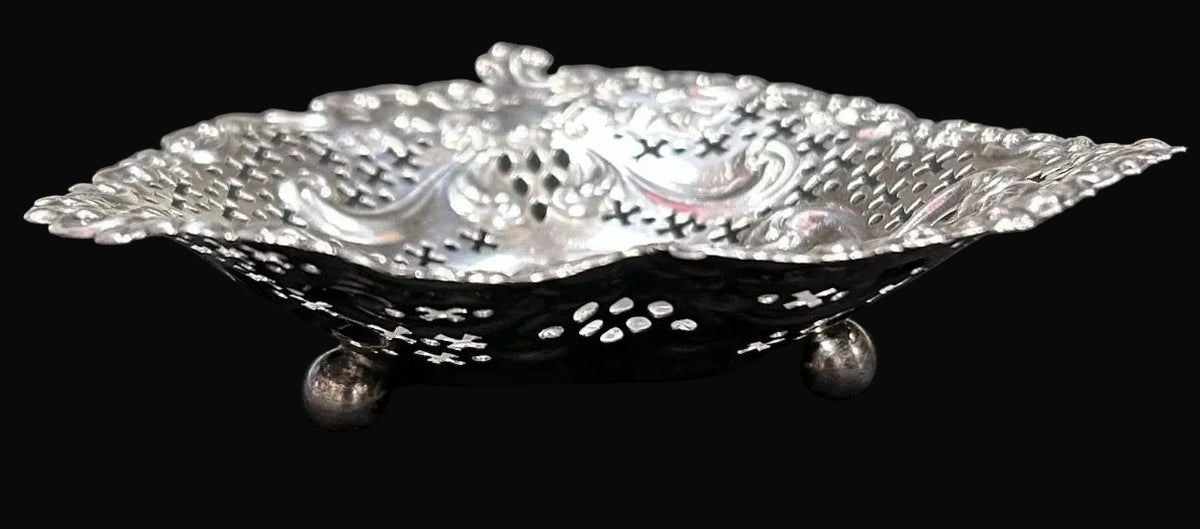 Gorham Sterling Silver Chantilly Heart Rococo Candy Dish 1883 1908 A4302 38.5g