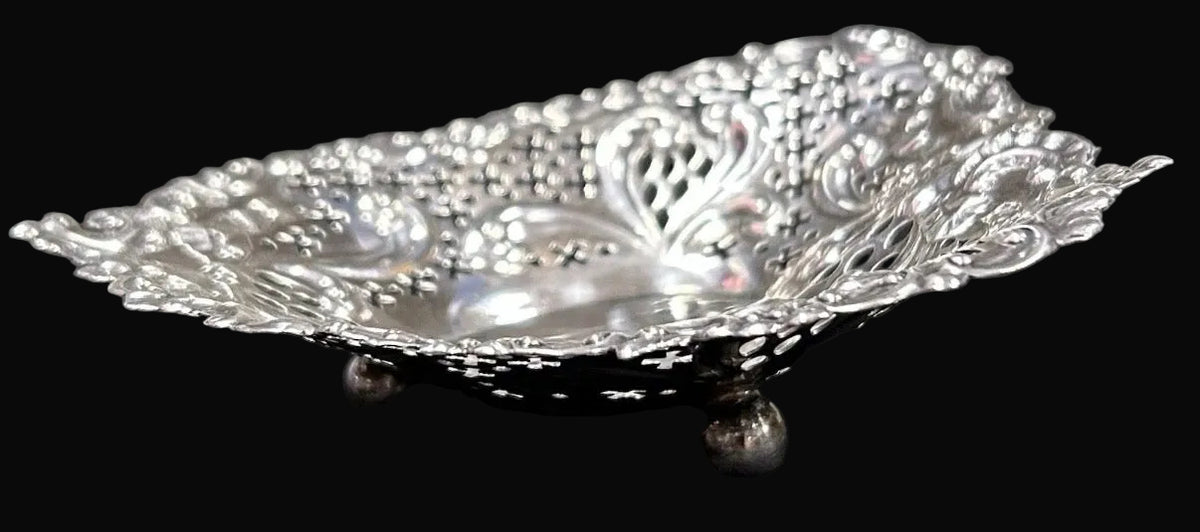 Gorham Sterling Silver Chantilly Heart Rococo Candy Dish 1883 1908 A4302 38.5g